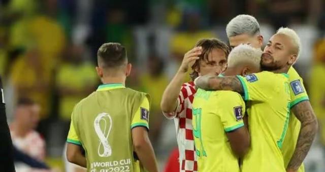 克罗地亚那“丑陋”打法，为何晋级？世界杯有剧本，比国足演技好