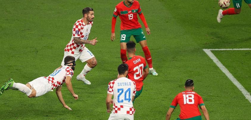 克罗地亚夺取世界杯季军！2-1击败摩洛哥，格瓦迪奥尔鱼跃冲顶