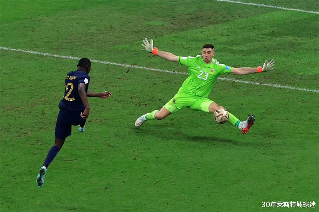 世界杯裁判被骂帮梅西！他被迫晒图反击：法国也违规了，但我没判(2)