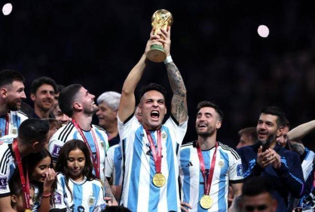 阿根廷夺冠，为什么梅西的身价没有大涨？(9)
