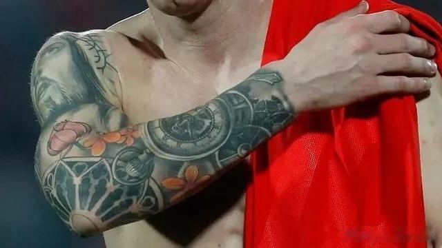 世界杯 | 梅西身上的纹身及其意义，超级巨星的爱和精神(5)
