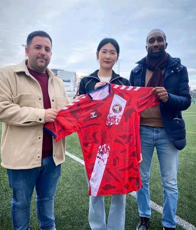 杨莉娜租借到西甲球队 中国女足全力备战奥预赛和世界杯(2)