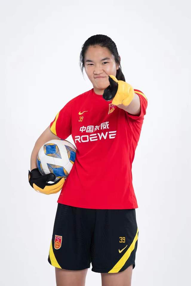 杨莉娜租借到西甲球队 中国女足全力备战奥预赛和世界杯(3)