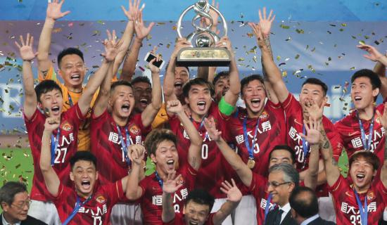 韩媒：中国足球的假象，恒大，用奖杯换取的损失额是多少？(1)