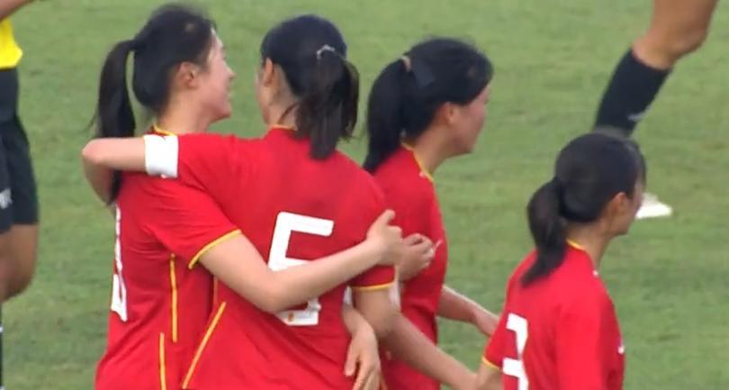 酣畅淋漓，中国女足6-0狂胜鱼腩队，上下半场各3球，五星红旗闪耀(2)