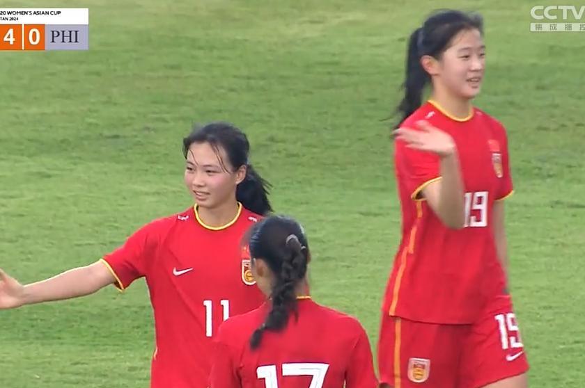 酣畅淋漓，中国女足6-0狂胜鱼腩队，上下半场各3球，五星红旗闪耀(4)