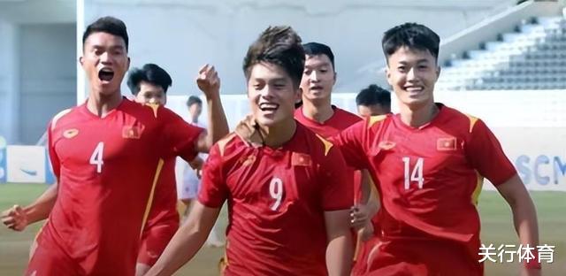 U20国足将面临韩国艾菲尔丁和拜合拉木的合作反击，这是至关重要的(4)