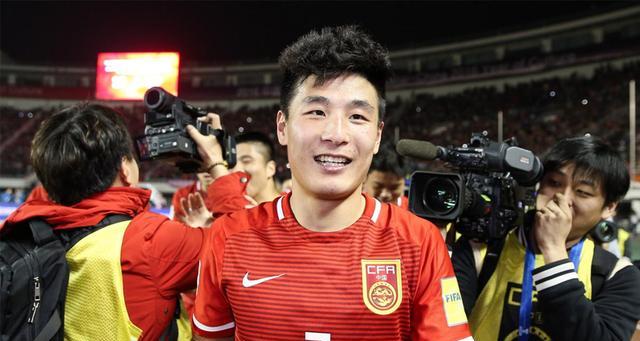 经过陈戌源的调查，杜兆才第一次出现在了国足！武磊表态：力争进入2026世界杯(4)