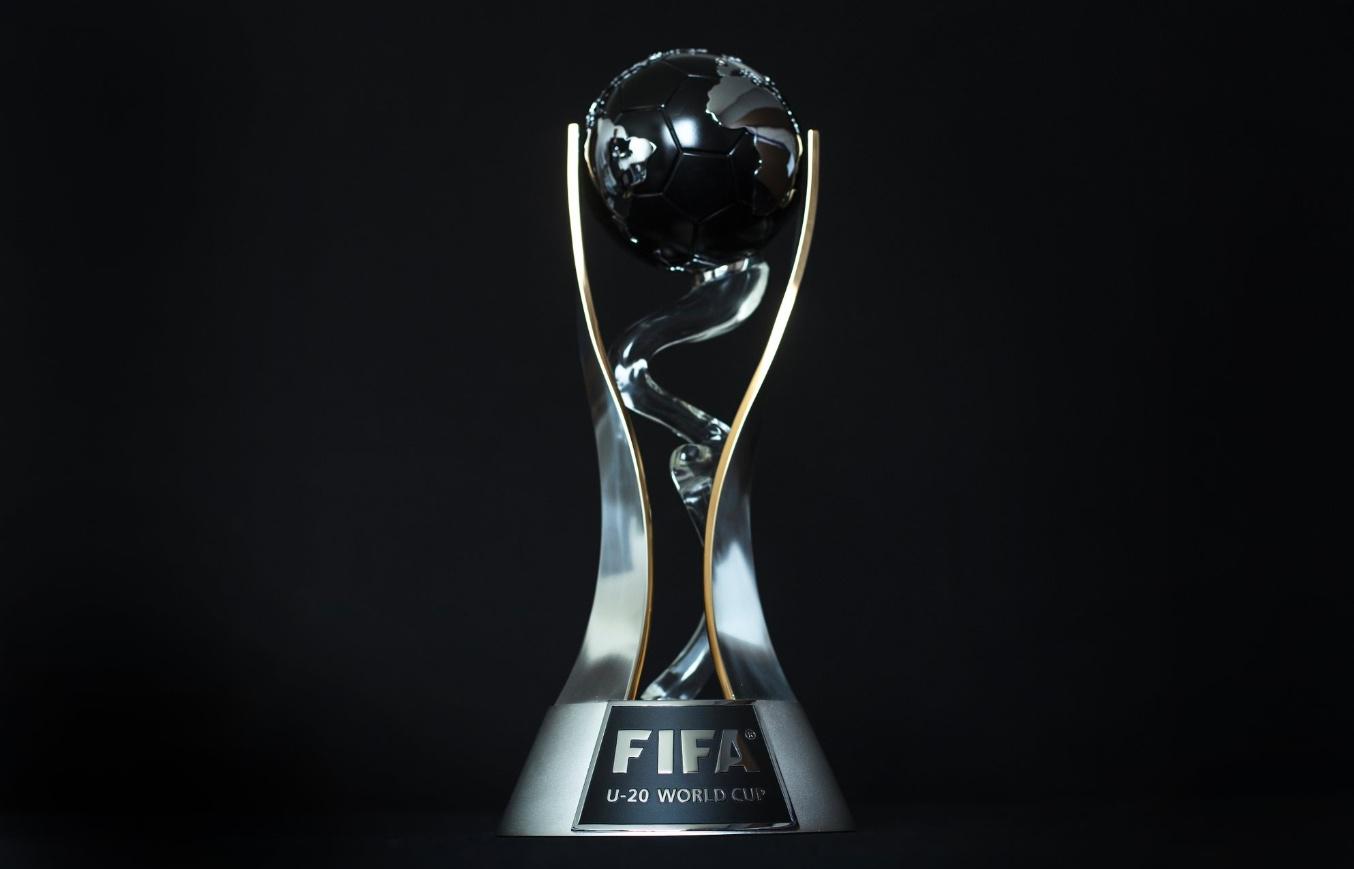 FIFA官方：#印尼承办U20世界杯资格被取消#国际足联主席因凡蒂诺和印度尼西亚(1)