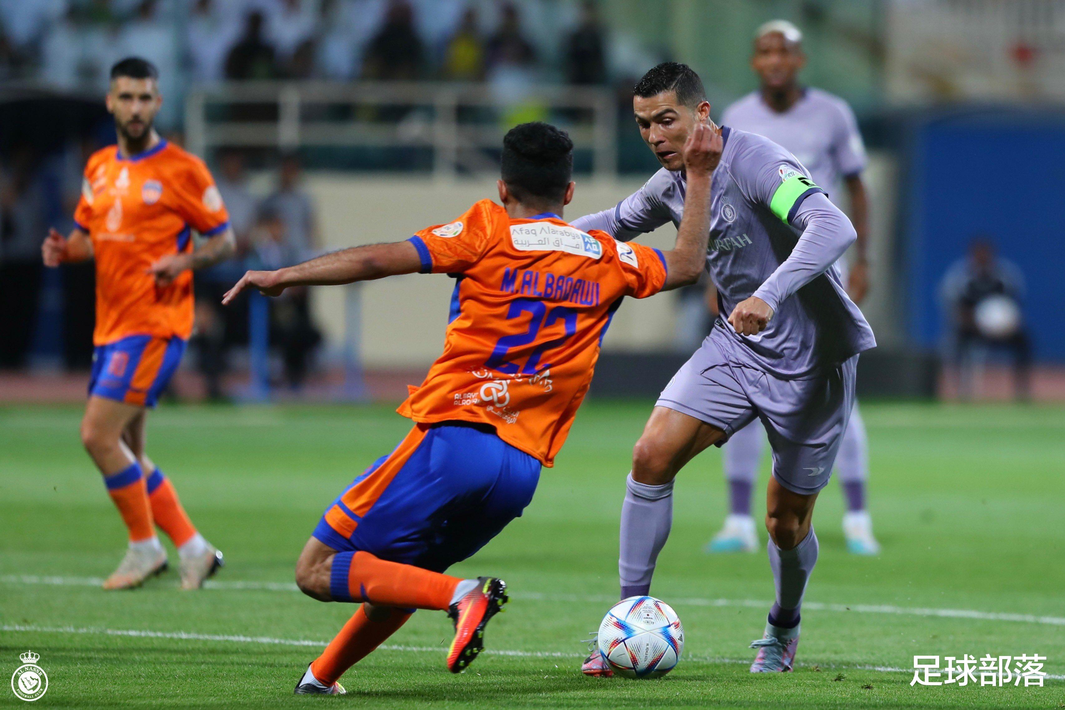 沙特联-C罗哑火塔利斯卡进球无效 利雅得胜利0-0排名第二(2)
