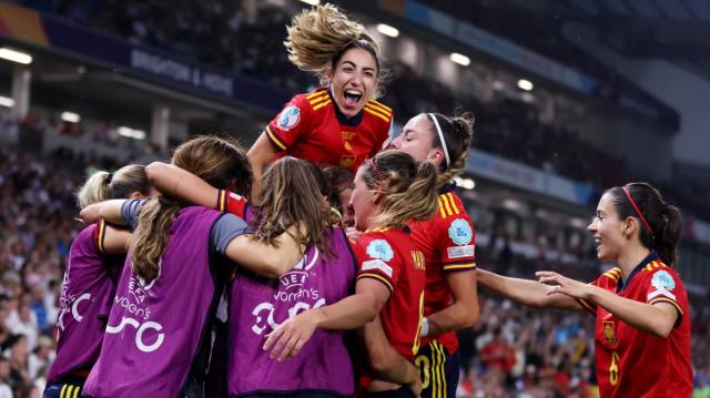 巴萨女足欧冠两连 西班牙球迷关心女足世界杯么？