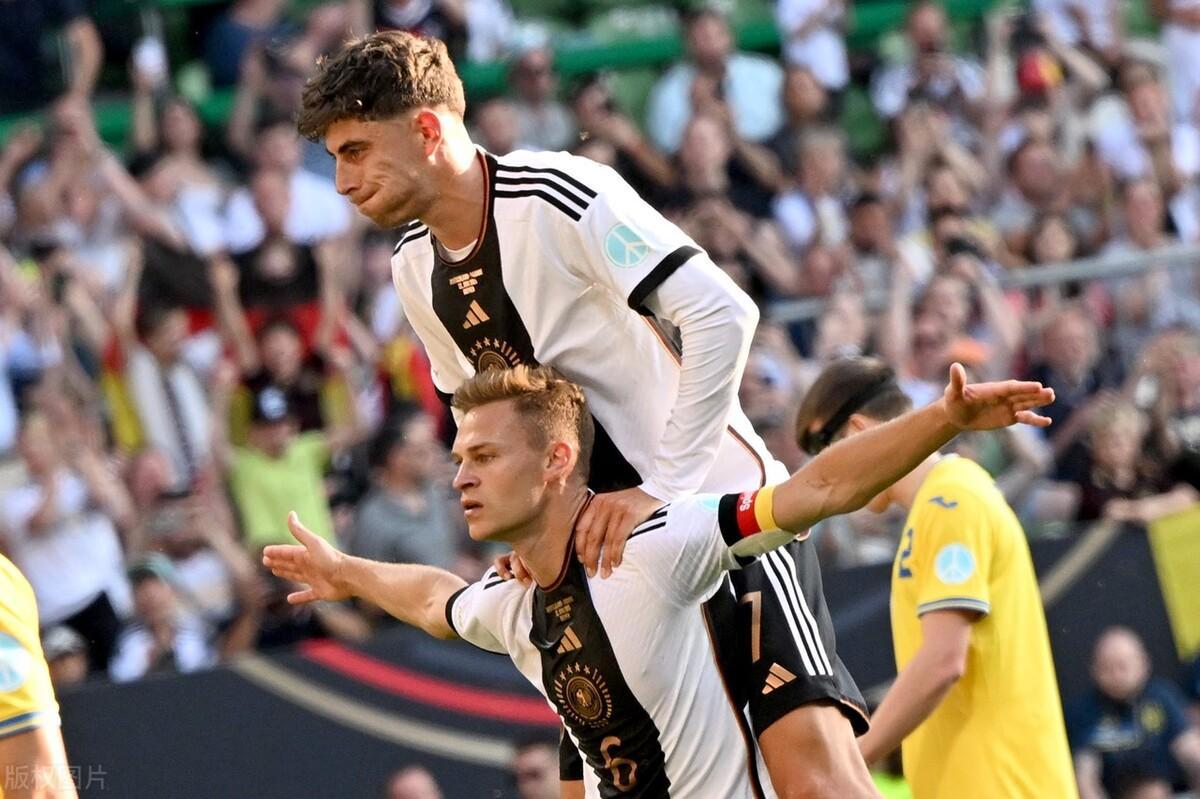 德国队现在真的青黄不接！
今天凌晨德国队跟乌克兰队踢了一场友谊赛，结果3-3被乌(1)