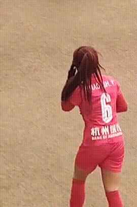 又美又飒的中国女足颜值担当，染红发和文身的她已是女足U23成员