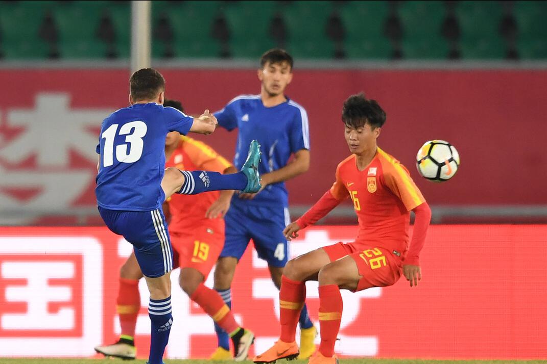 中国队90分钟飙1球倒下，亚洲第2爆发40分钟3球，成耀东1-3又输(3)