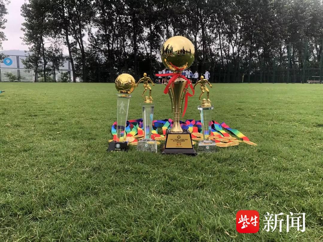 丹阳市正则高级中学女足队获省长杯冠军，双冠王诞生(5)