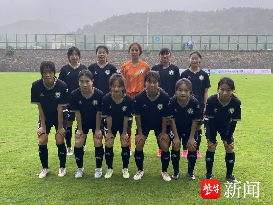 丹阳市正则高级中学女足队获省长杯冠军，双冠王诞生(8)
