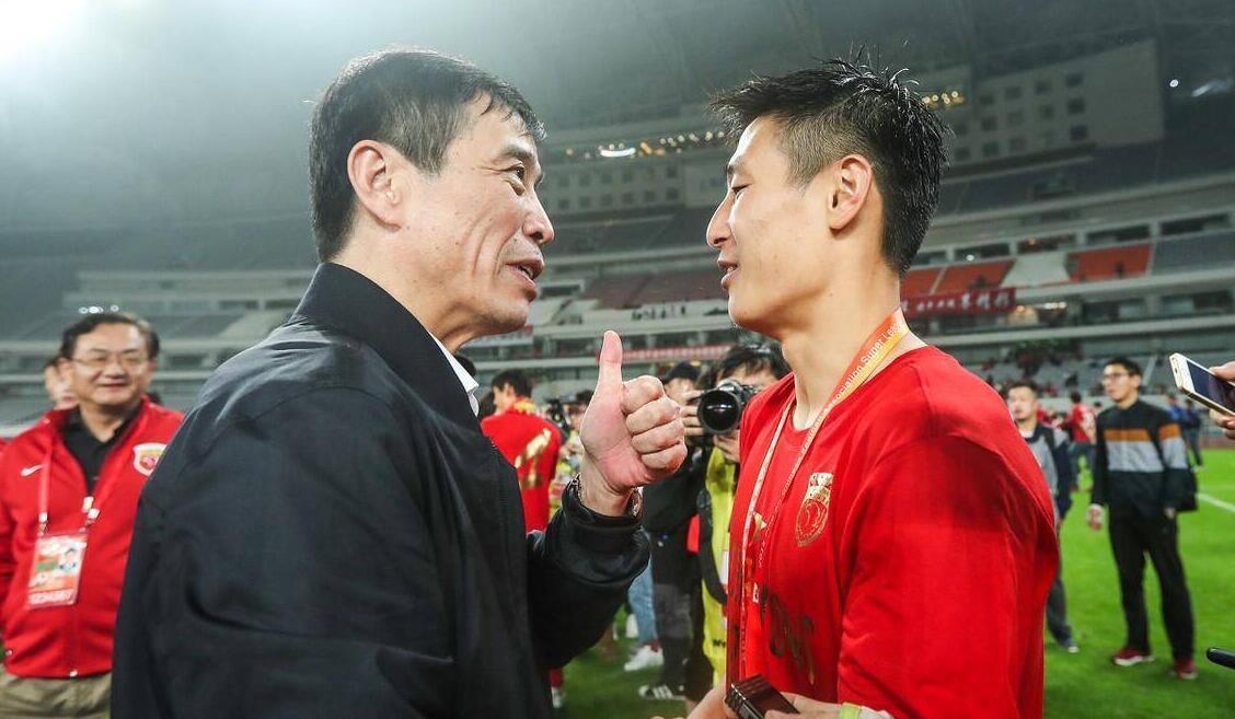 当谢晖站在上海这个球场，能够从老东家手里拿到一分，他可以自豪的离开，而且报了一箭(7)