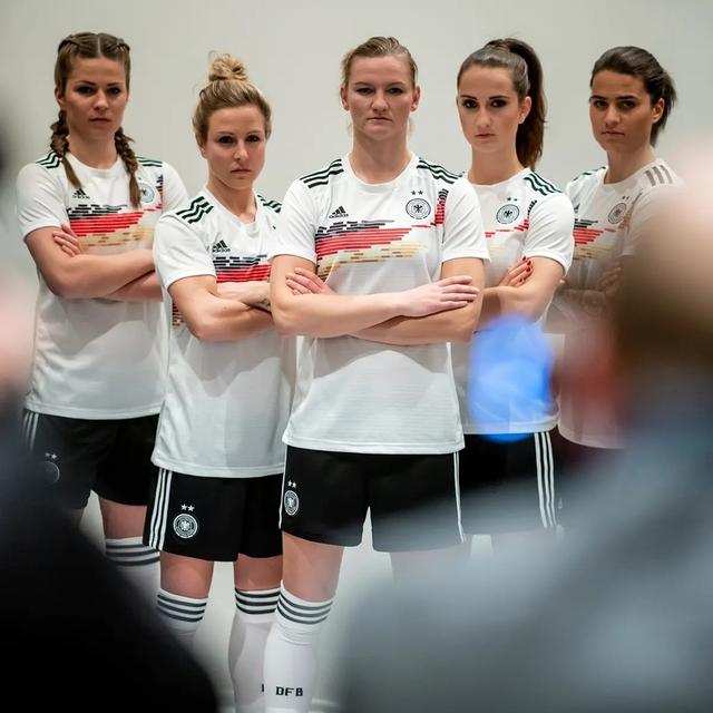女足世界杯巡礼H组：德国女足整装待发，老队长渴望圆梦(2)