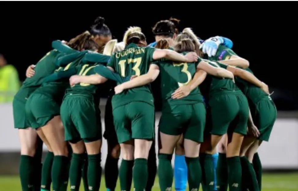   32強巡礼5
爱尔兰女足世界排名第24位，本届八支首次亮相世界杯球队之一，
(4)