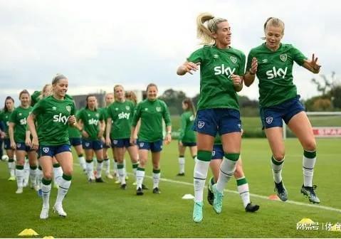   32強巡礼5
爱尔兰女足世界排名第24位，本届八支首次亮相世界杯球队之一，
(8)