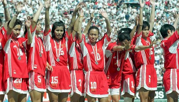 憾负！99年女足世界杯中国女足点球大战落败屈居亚军，你记得吗？