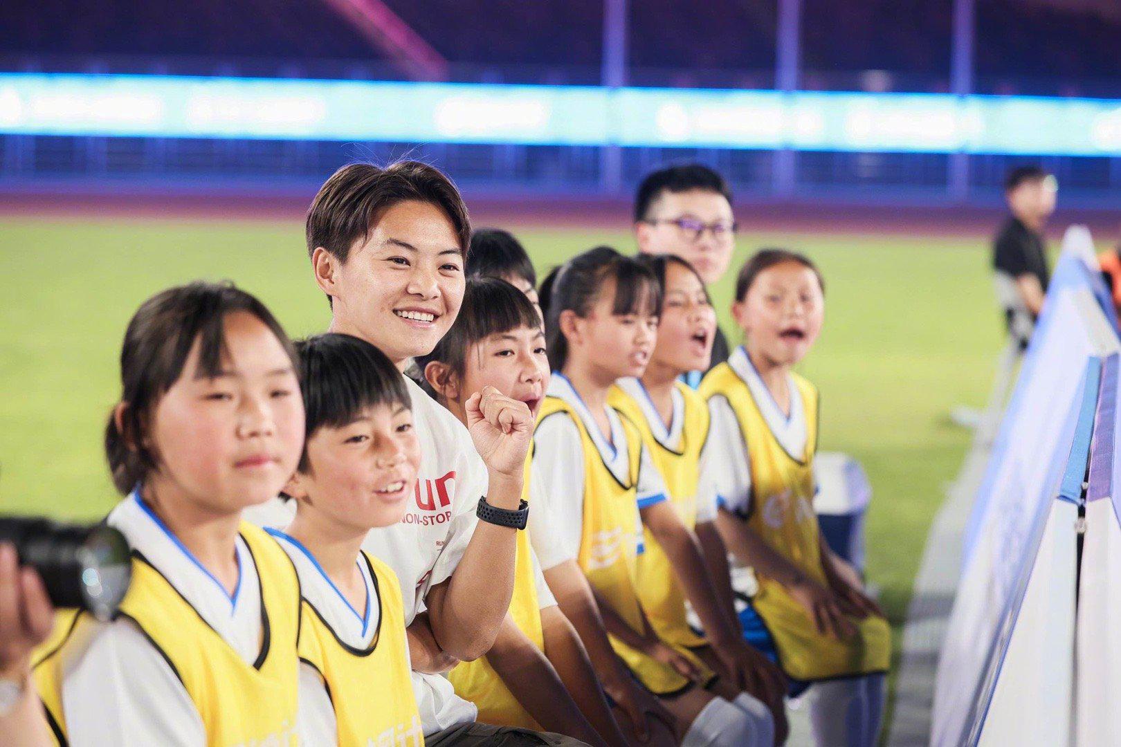 #王霜把乡村足球女孩带进世界杯赛场#1:0！！！我们赢了！！王霜破门点球真的太帅(4)