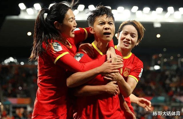 CCTV直播！中国女足大战英格兰，对手爆发伤病，女足或冲出小组！(2)