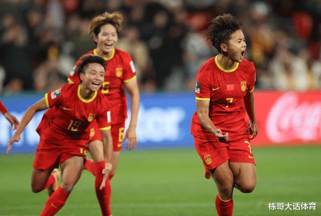 CCTV直播！中国女足大战英格兰，对手爆发伤病，女足或冲出小组！(5)