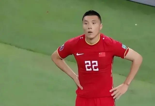 于大宝：中国足球历史上第一名登陆葡超的球员，超爱的锦鲤大宝(4)