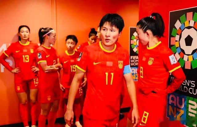中国女足30岁以上球员本次世界杯出场纪录排行榜如下:

王珊珊：前锋/后卫，33