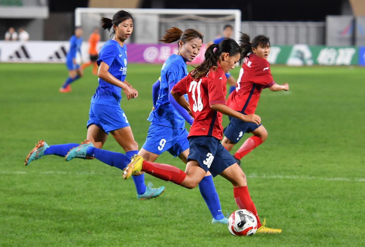 2-0！陈婉婷又赢了，中国女足有希望，陈婉婷能和维格曼掰手腕(2)