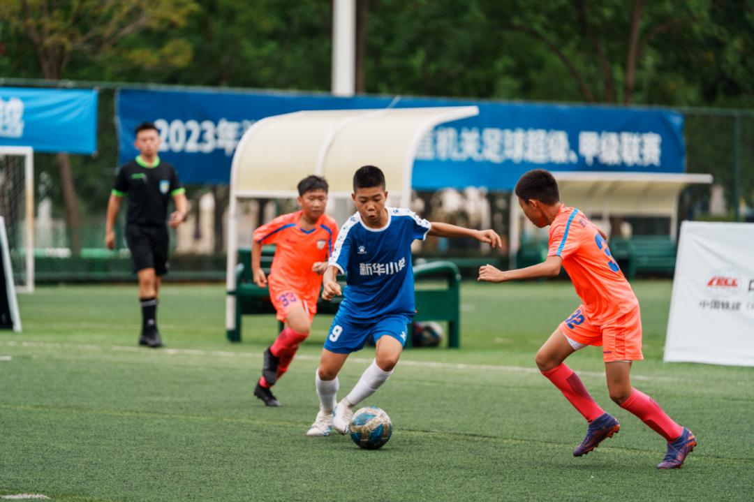 武汉经开区校园足球联赛在足球公园圆满落幕(2)
