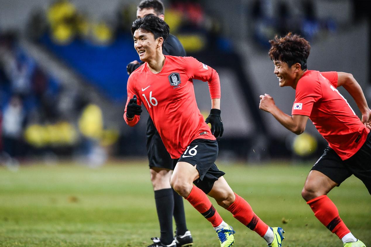 贝尔格莱德红星签下韩国国脚黄仁范，签约4年(1)