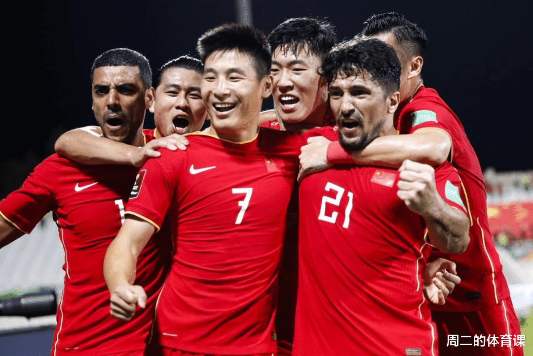 国足“靠什么”冲击世界杯？被马来西亚打懵，攻、防两端问题严重(3)
