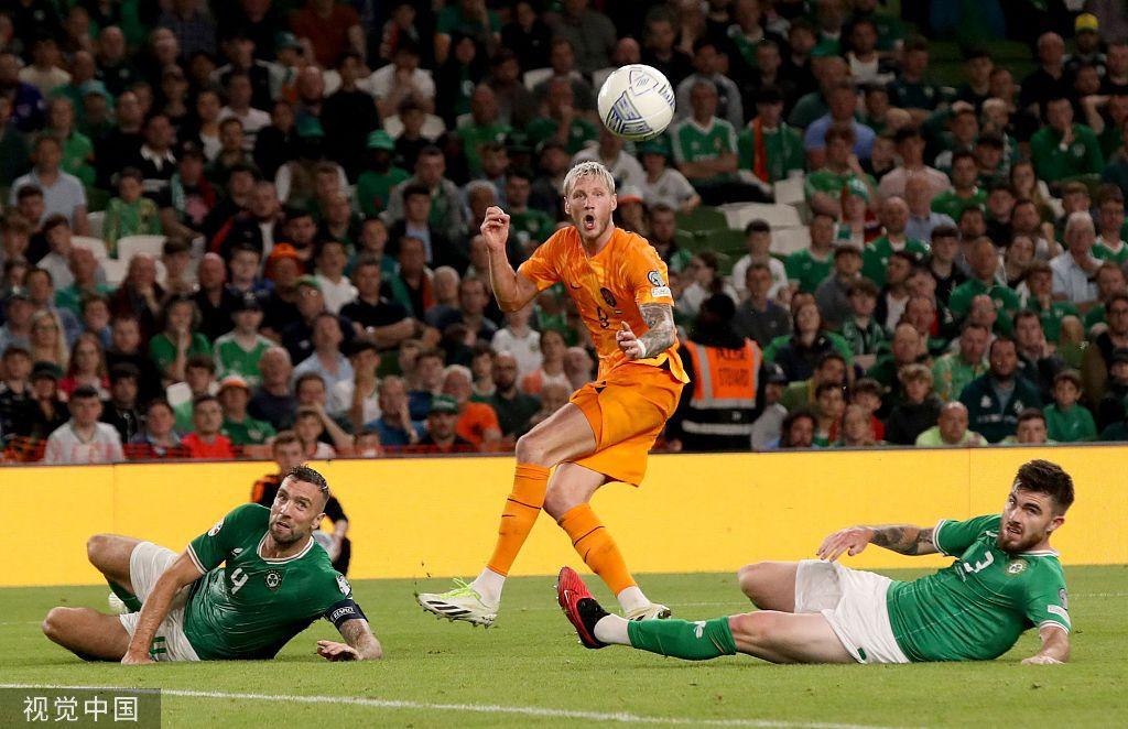 [欧洲杯预选赛]邓弗里斯两场三助攻，维格霍斯特连场破门，助荷兰逆转爱尔兰(1)
