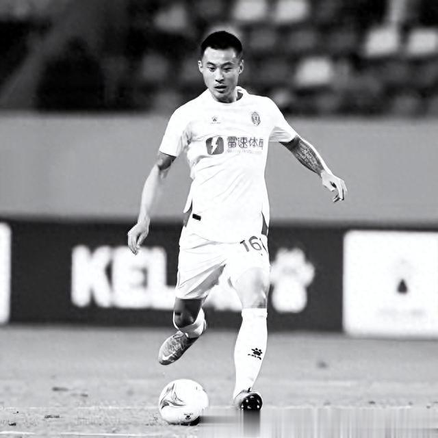 前黑龙江队长、现沈阳城市队员任江隆因病去世年仅35岁，今年还踢了14场中甲，媒体人：他这两年一直带病比赛(4)