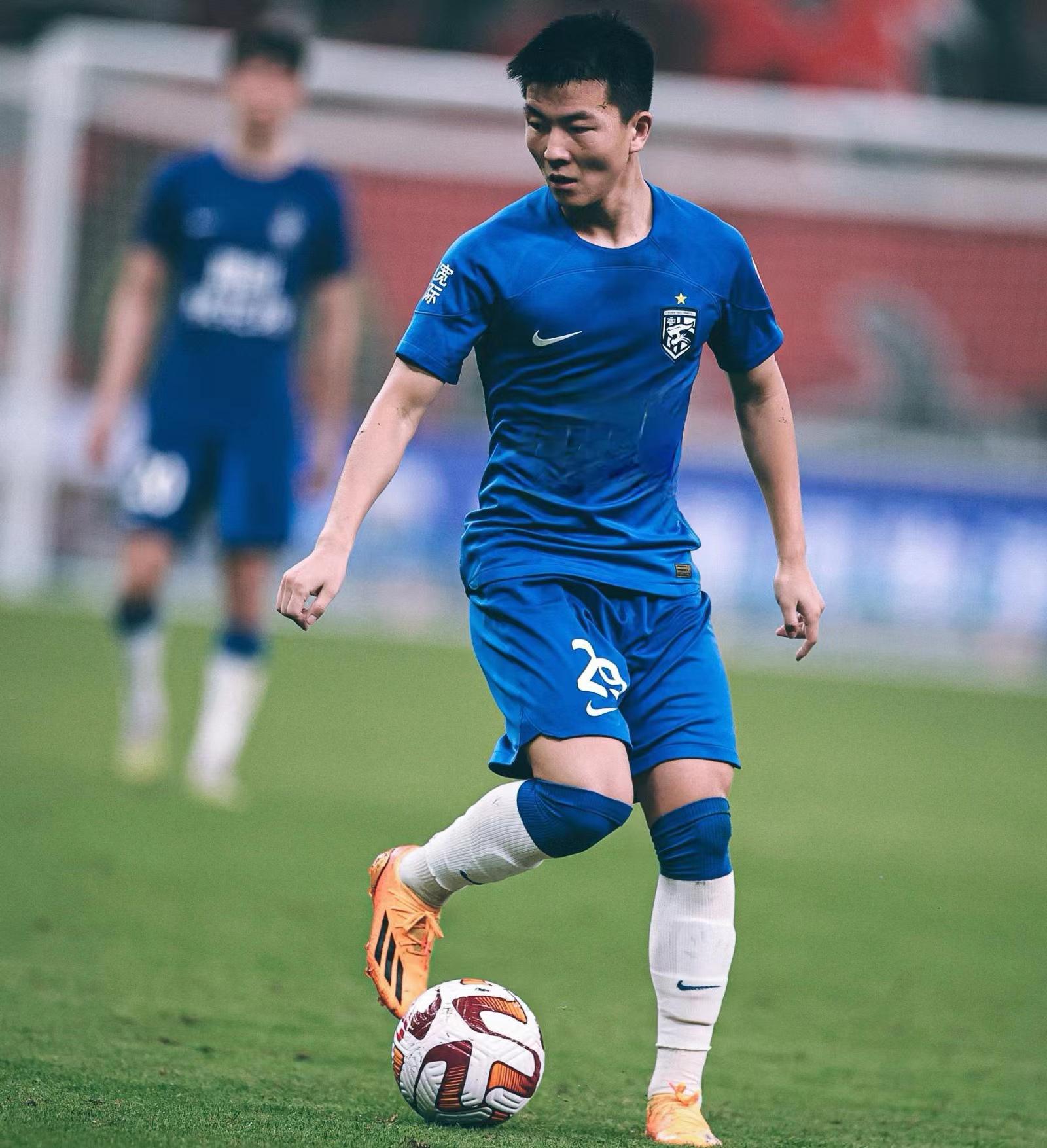 陶强龙！中国足球的希望之星，未来有望接棒武磊的“7”号球衣(6)