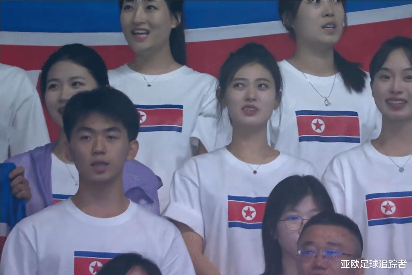 1-1！朝鲜女足队长开场落泪，拼抢叫喊似战歌，日本美女球员破门(2)