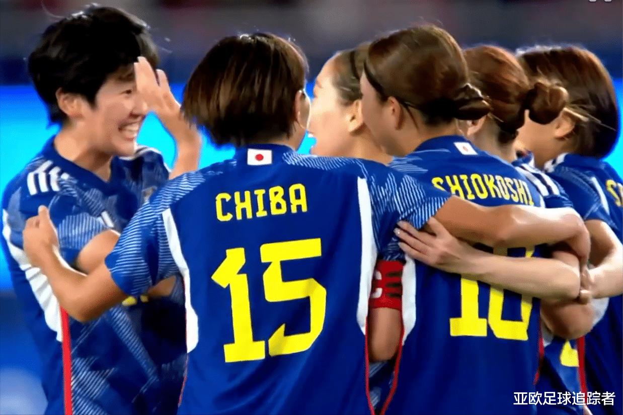 1-1！朝鲜女足队长开场落泪，拼抢叫喊似战歌，日本美女球员破门(3)