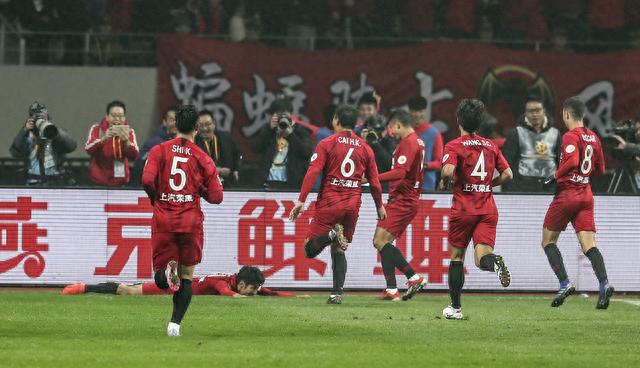 为什么上海上港被广大球迷 评为近年来最水的中超冠军(3)