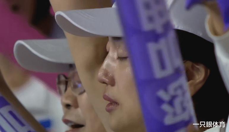 朝鲜女足回国受到嘉奖！击败韩国比拿金牌更荣耀，全队都是英雄(5)