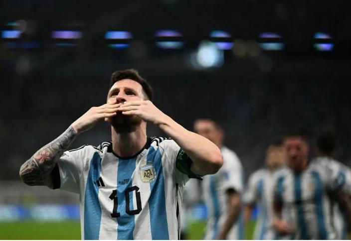 阿根廷不能一直依赖梅西！阿根廷主帅斯卡洛尼采访谈梅西