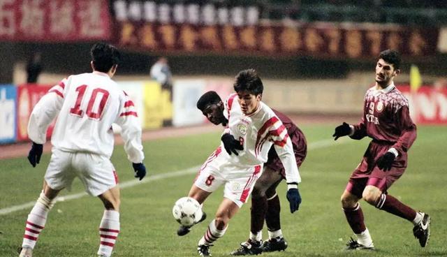 26年前今天世界杯预选赛国足2-3卡塔尔痛失好局出场球员今何在？(4)