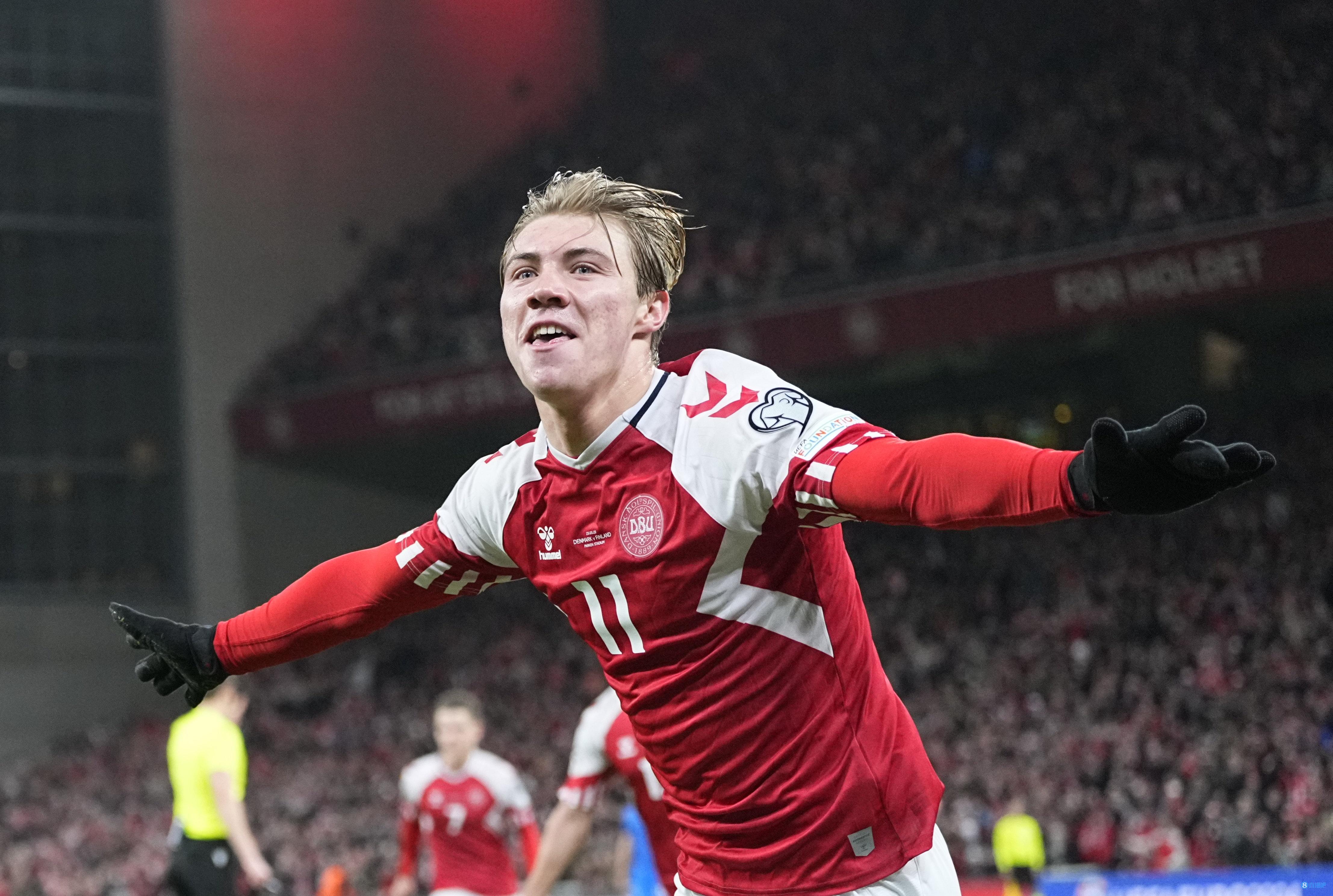 攻破老东家！霍伊伦是欧冠中第一位对丹麦球队进球的丹麦球员