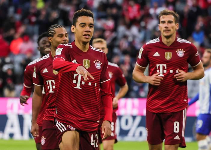 曼联在慕尼黑的挑战：黯淡的欧冠小组赛首轮
