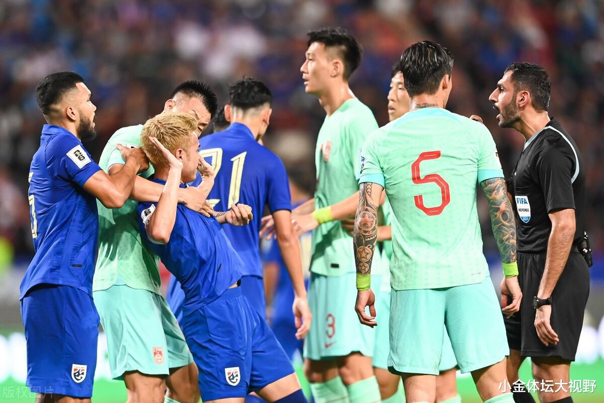 国足胜泰国，还有意外收获！世界排名上升2位，吴曦被批太老实