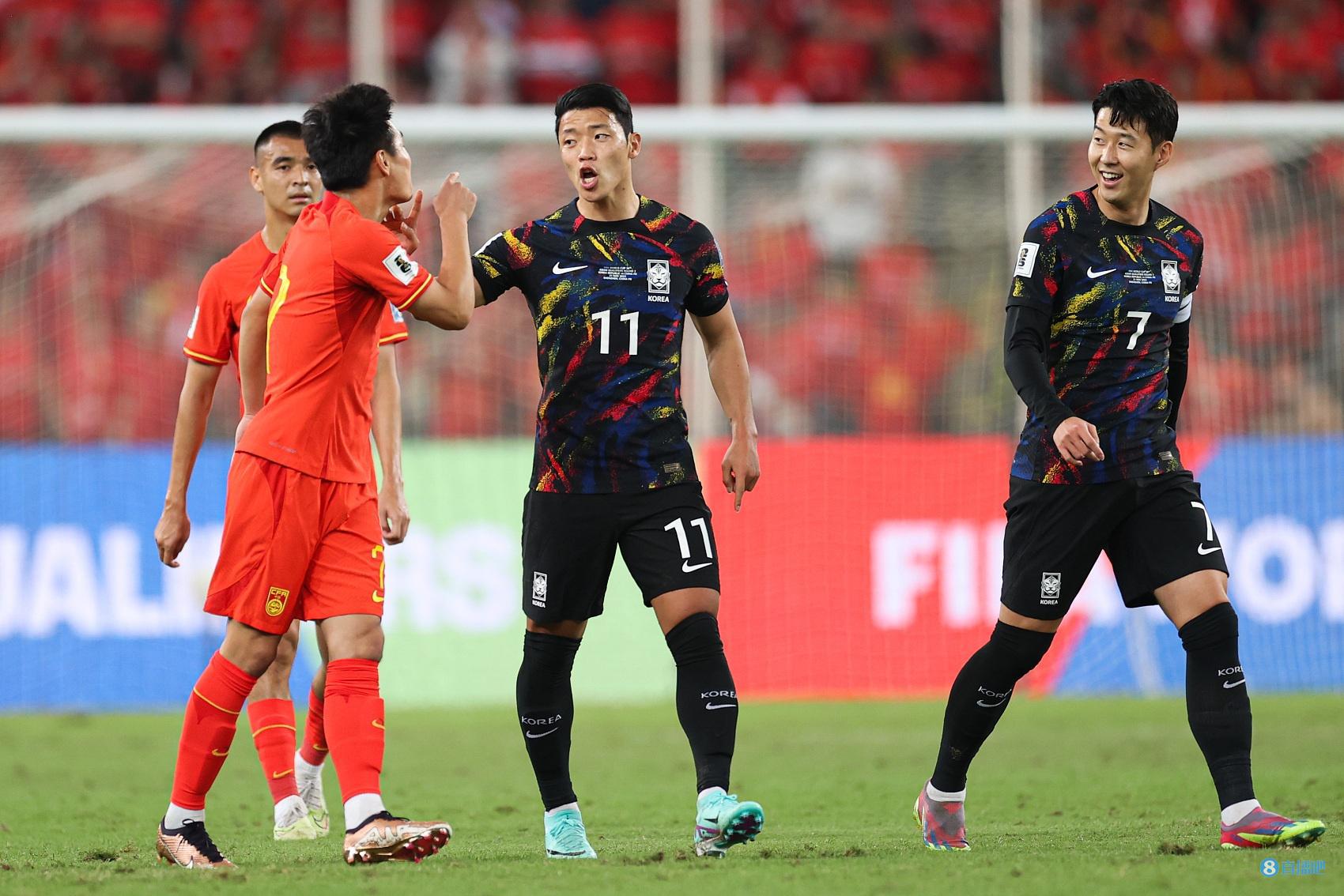 韩媒：现场1300名韩国球迷欢呼声被嘘声淹没，直至孙兴慜进第二球(1)