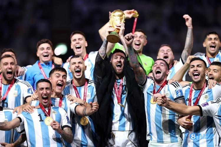 世体谈阿根廷夺冠阵容现况：梅西成为迈阿密英雄 斯卡洛尼或离开(1)