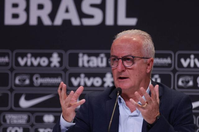 多里瓦尔公布首期巴西队名单 涉嫌赌球帕克塔回归