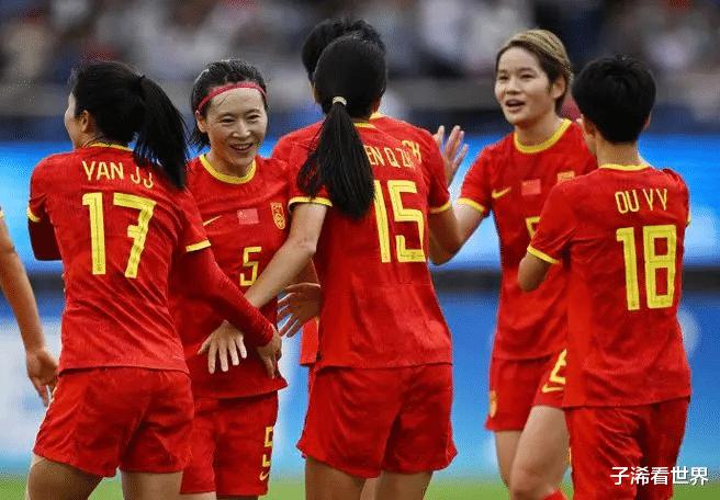 上午8点! 天津媒体再现争议报道: 中国女足遭重大打击, 球迷骂声一片(4)